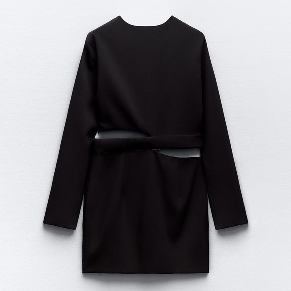 BELTED CUT OUT DRESS - Picture 9 of 10